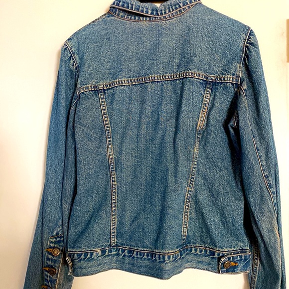 Women’s Quality denim jacket.  Lightweight and stretchy. - Picture 4 of 6